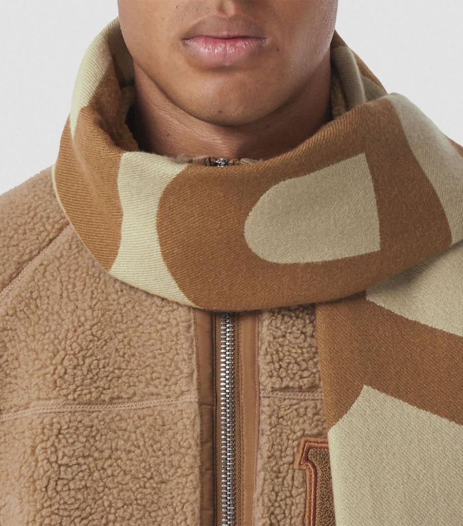 商品Burberry|Wool Oversized Logo Scarf,价格¥2281,第4张图片详细描述