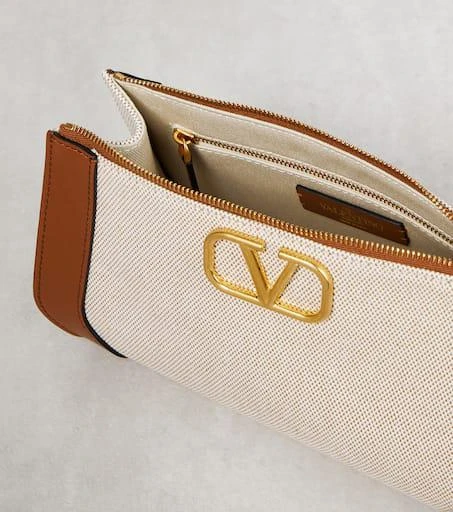 商品Valentino|VLogo M号化妆包,价格¥7005,第3张图片详细描述