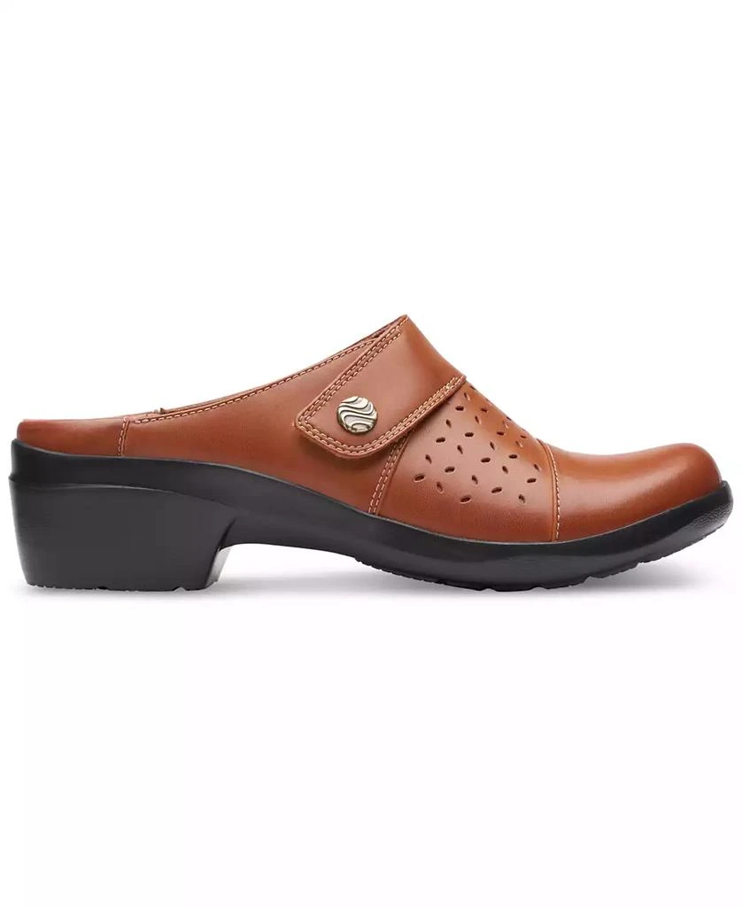 商品Clarks|Women's Angie Maye Perfed Strapped Comfort Clogs,价格¥715,第2张图片详细描述