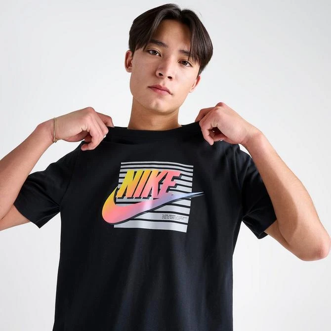 Men's Nike Sportswear Futura Gradient Graphic T-Shirt 商品