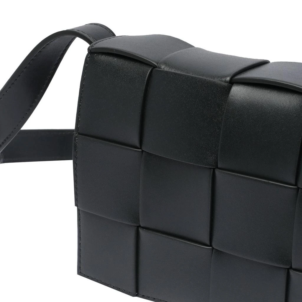 商品Bottega Veneta|Bottega Veneta Cassette Woven Medium Shoulder Bag,价格¥20936,第4张图片详细描述