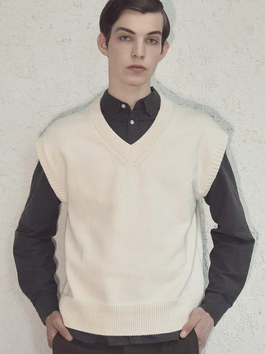 商品KNITLY|Oversized V-Neck Vest,价格¥590,第1张图片