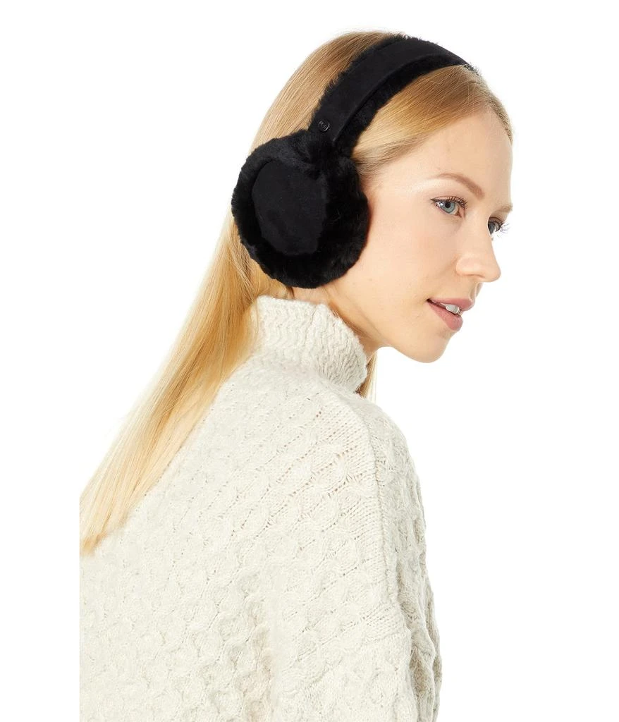 商品UGG|Wireless Bluetooth Water Resistant Sheepskin Earmuffs,价格¥925,第3张图片详细描述