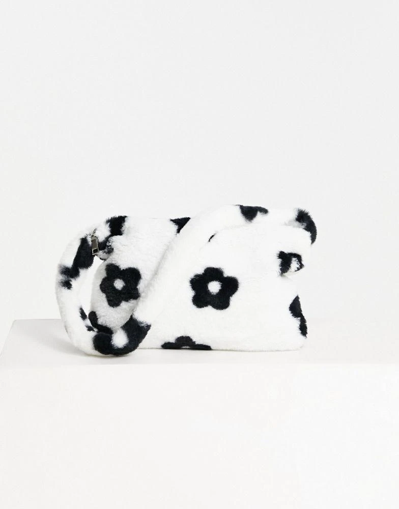 商品ASOS|ASOS DESIGN 90s shoulder bag with faux fur floral print in white ,价格¥96,第4张图片详细描述