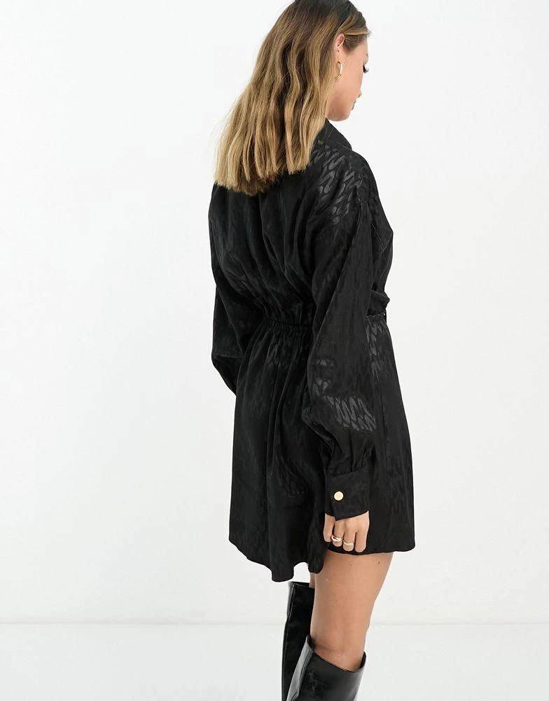 商品River Island|River Island satin jacquard tie waist mini shirt dress in black,价格¥319,第2张图片详细描述