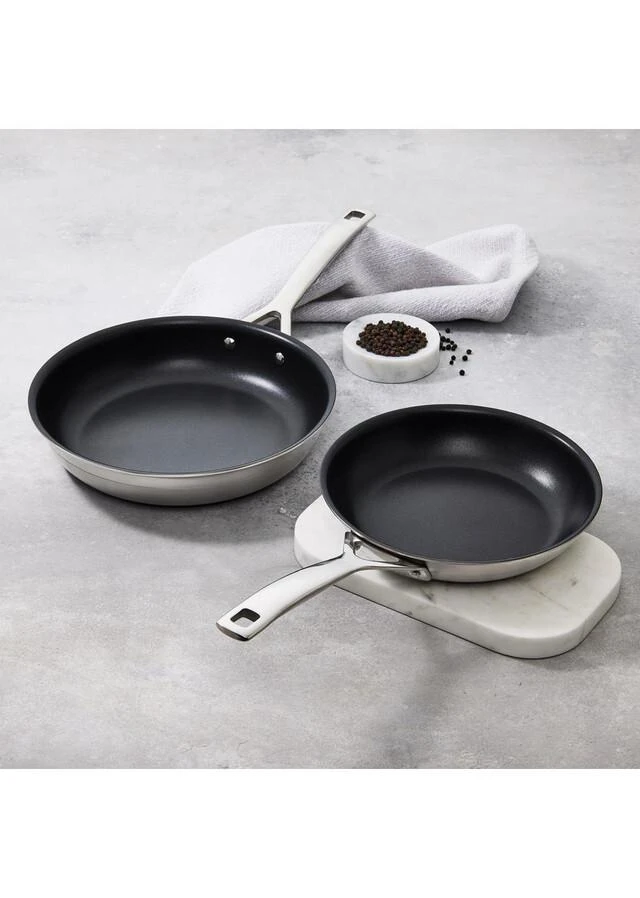 商品Le Creuset|2 piece non-stick frying pans set 20cm & 24cm,价格¥1795,第3张图片详细描述