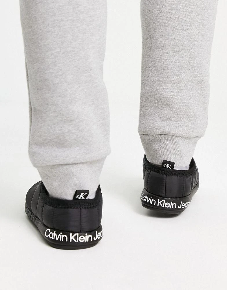 商品Calvin Klein|Calvin Klein Jeans puffer slipper in black,价格¥396,第4张图片详细描述