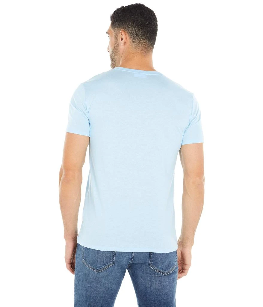 商品Lacoste|Short Sleeve Pima Jersey V-Neck T-Shirt,价格¥241,第3张图片详细描述