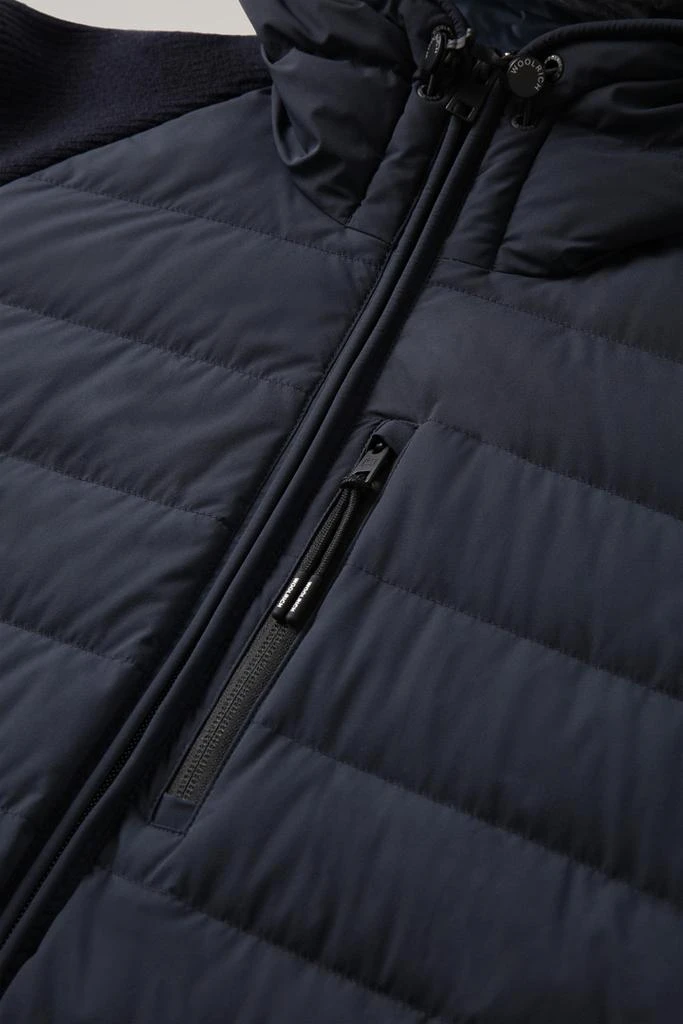 商品Woolrich|Stretch Nylon Sundance Hooded Hybrid Jacket,价格¥2575,第3张图片详细描述
