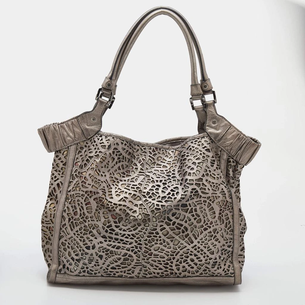 商品[二手商品] Burberry|Burberry Metallic Taupe Laser Cut Leather and Coated Canvas Tote,价格¥971,第4张图片详细描述