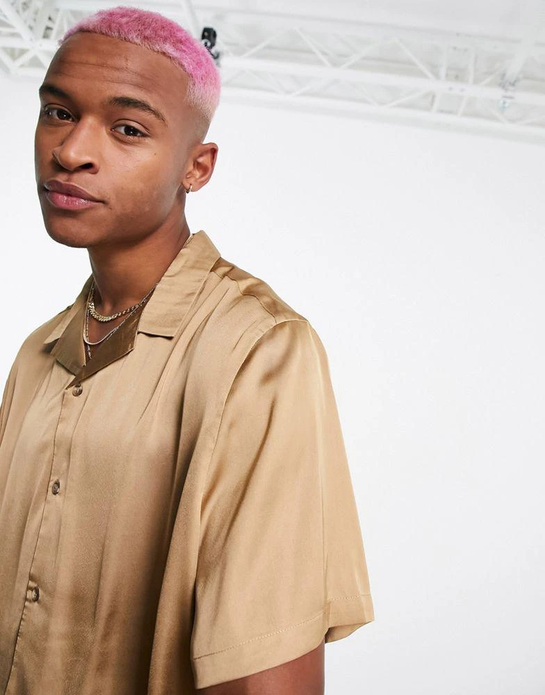 商品ASOS|ASOS DESIGN regular revere satin shirt in bronze,价格¥118,第3张图片详细描述