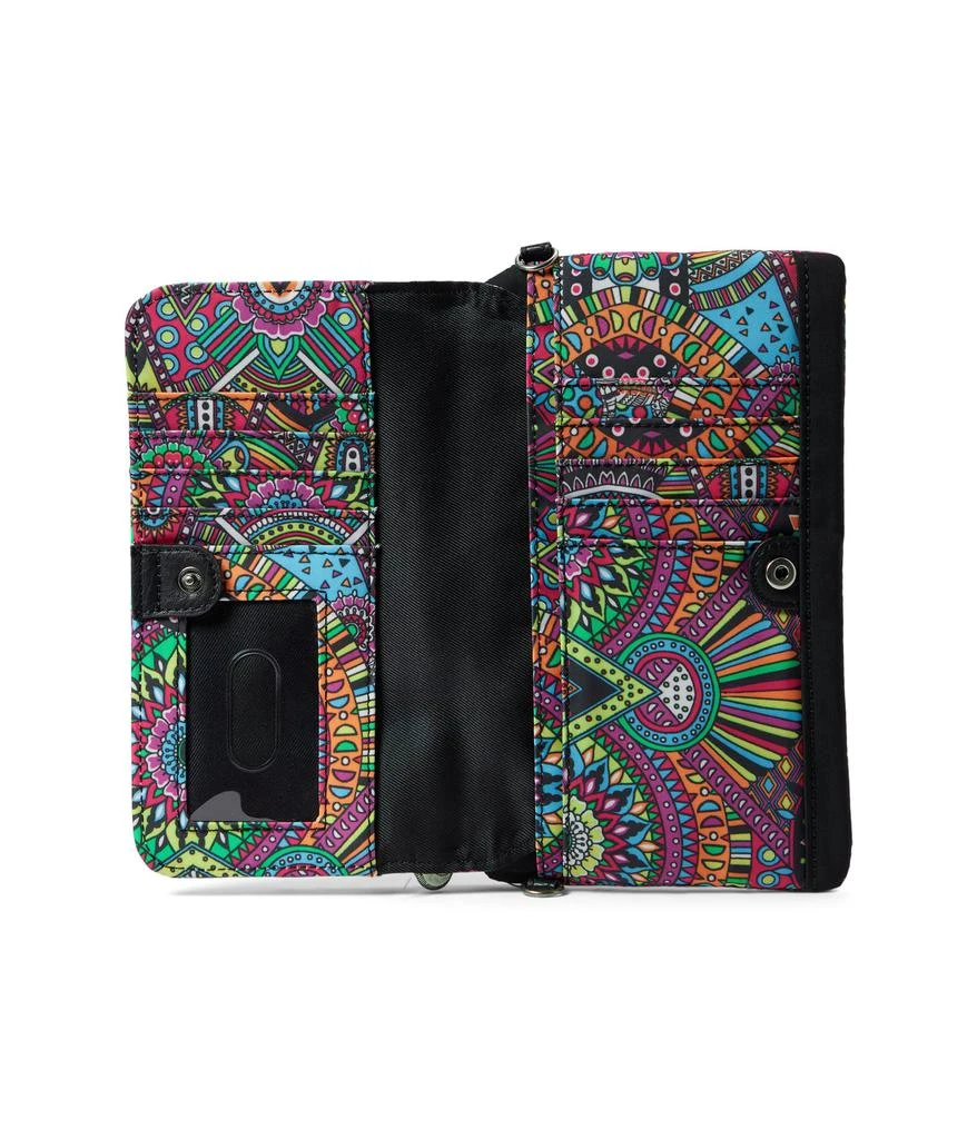 商品Sakroots|Corin Flap Smartphone Crossbody,价格¥279,第3张图片详细描述