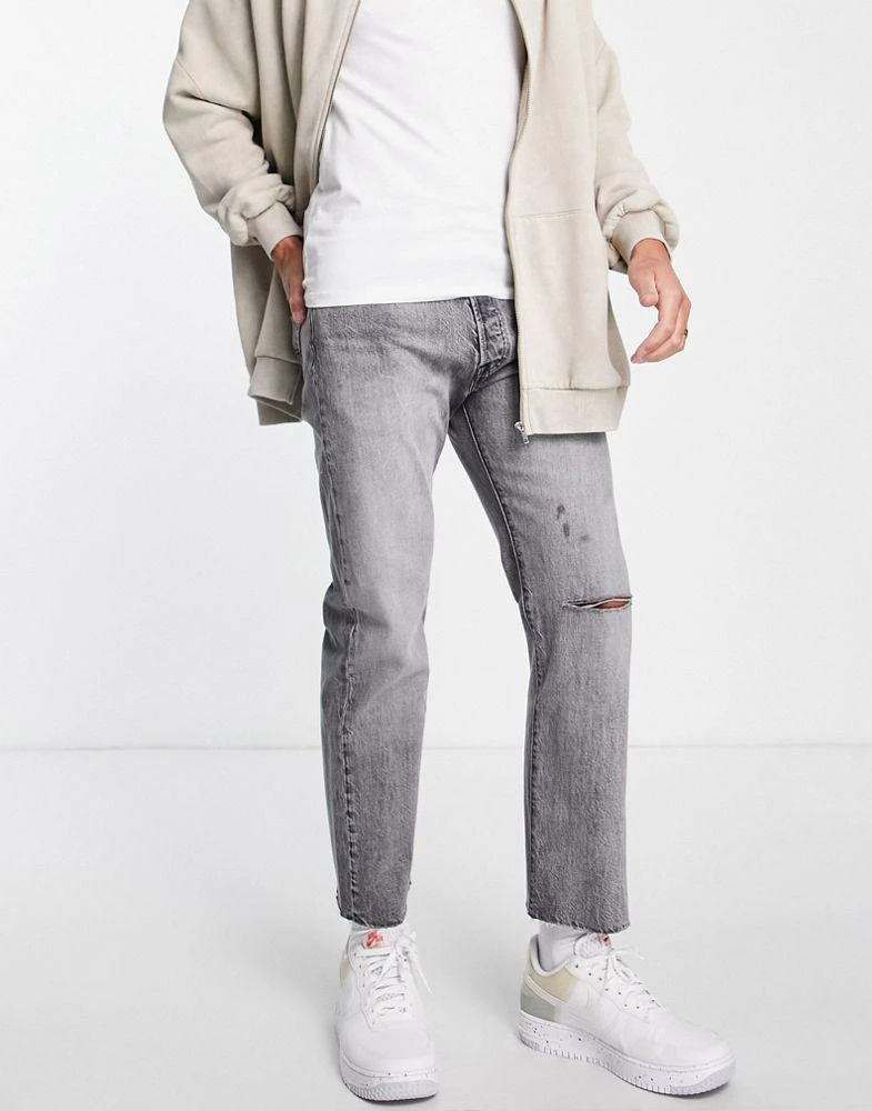 商品Levi's|Levi's 501 '93 crop jeans in grey wash with knee rip,价格¥391,第1张图片