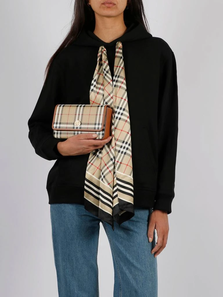 商品Burberry|Fern scarf detail hoodie,价格¥6235,第2张图片详细描述