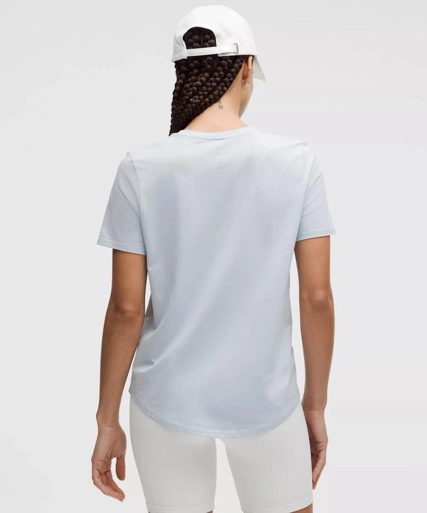 Love Curved-Hem Crewneck T-Shirt 商品