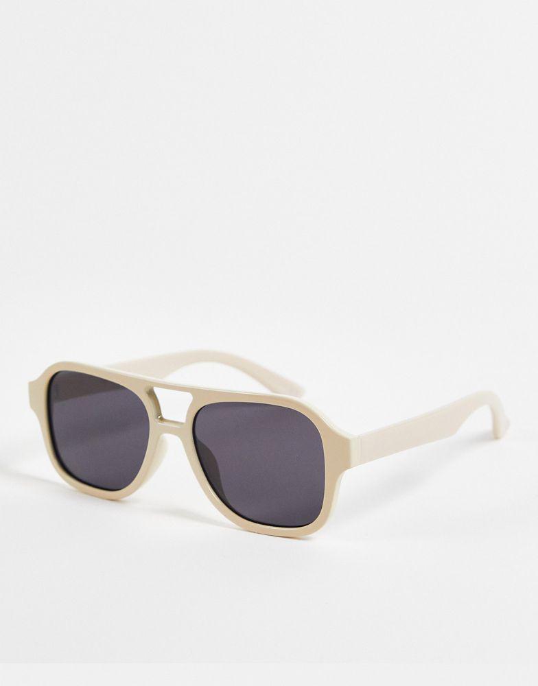 商品ASOS|ASOS DESIGN navigator sunglasses in ecru with smoke lens - BEIGE,价格¥52,第1张图片