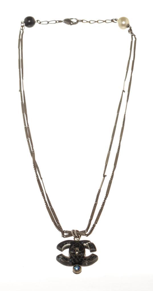 商品[二手商品] Chanel|Chanel Silver Double Chain Pearl CC Pendant Necklace,价格¥9575,第1张图片