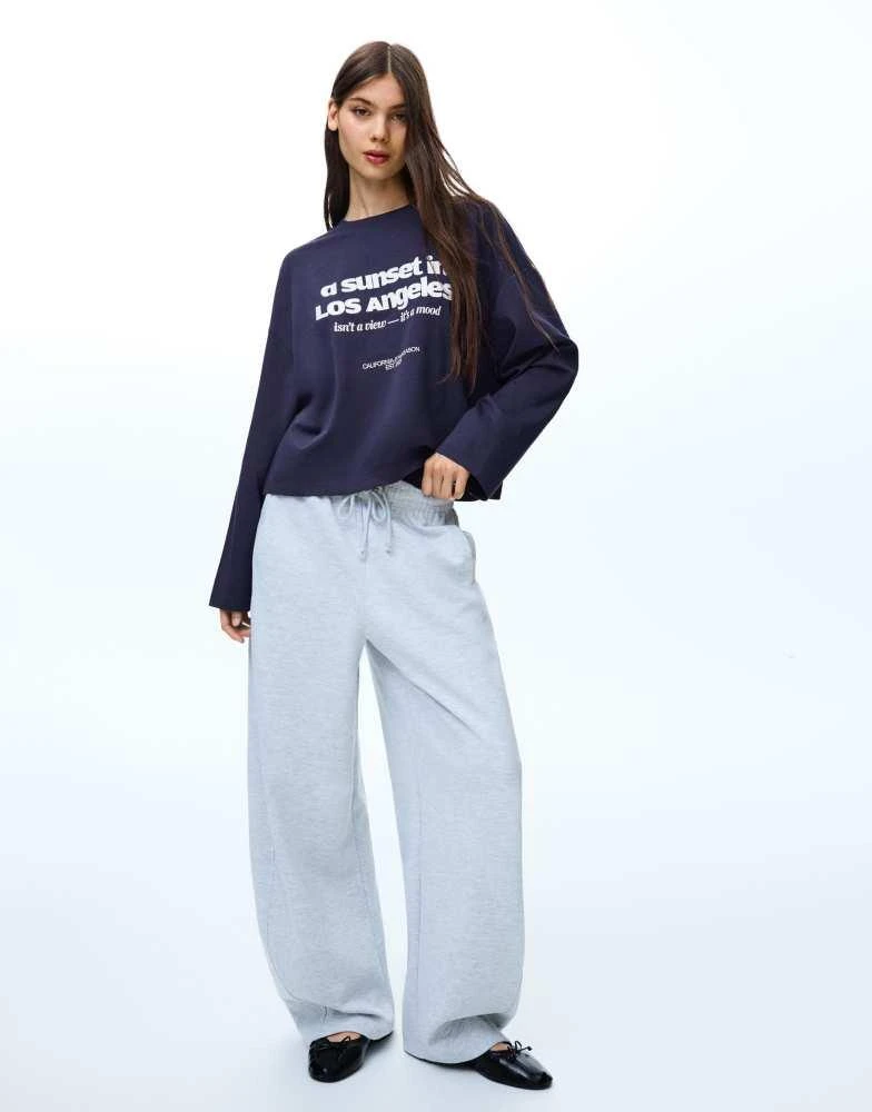 商品Bershka|Bershka Long sleeve boxy t-shirt with print in navy,价格¥184,第1张图片