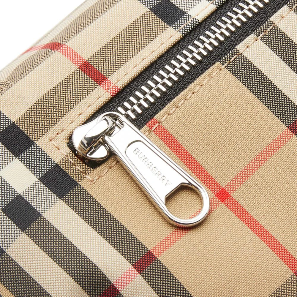 商品Burberry|Burberry Sonny Check Waist Bag,价格¥6330,第4张图片详细描述