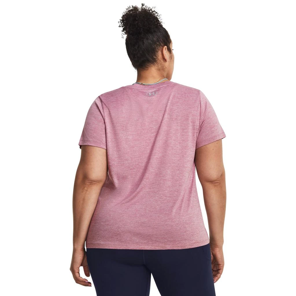 商品Under Armour|Plus Size Tech Solid Short Sleeve V-Neck,价格¥186,第2张图片详细描述