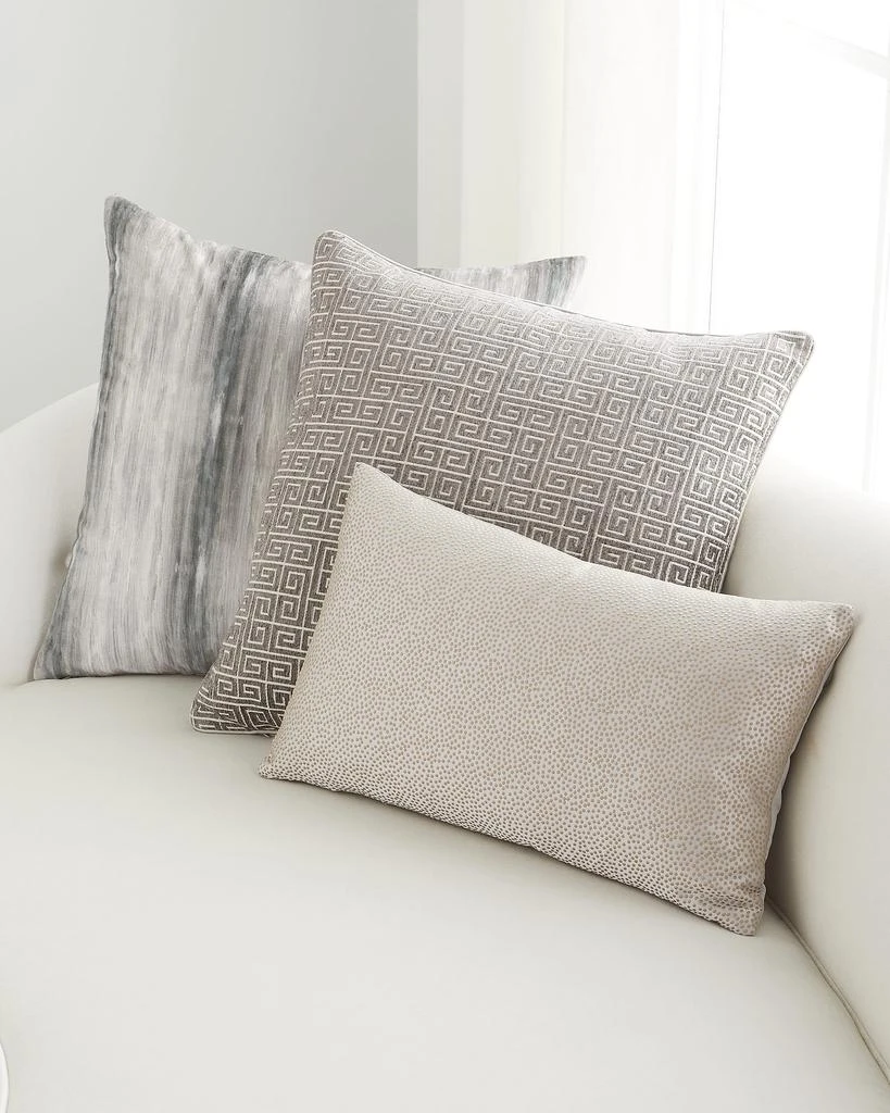 商品Eastern Accents|Prophetic Decorative Pillow In Storm,价格¥528,第2张图片详细描述