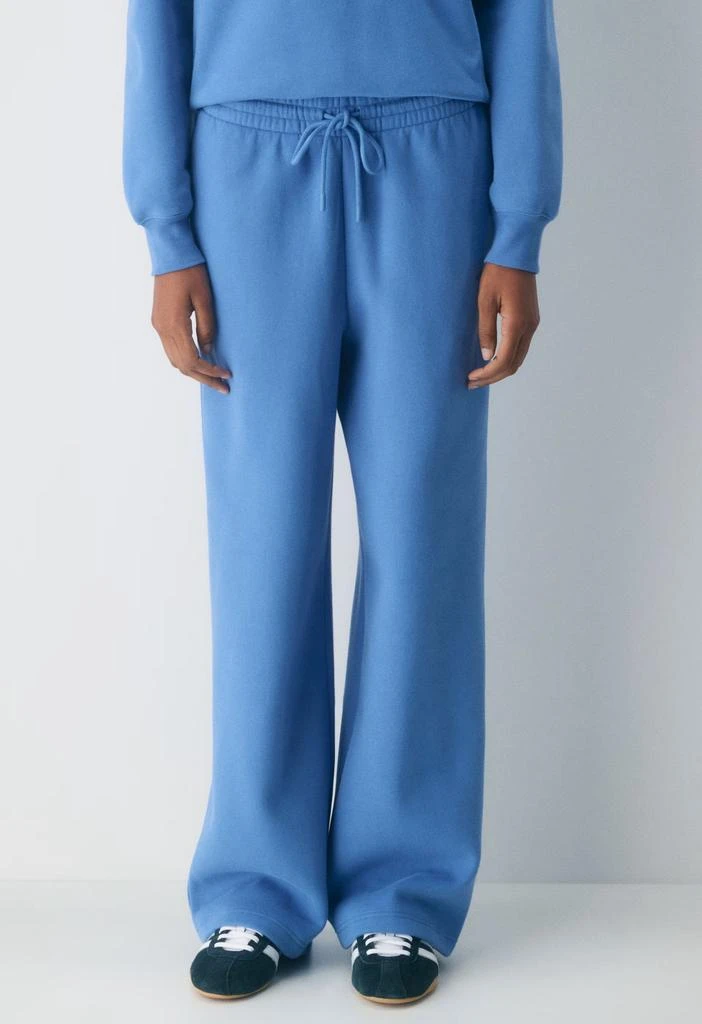 商品Aritzia|Cozy Sweatfleece Boyfriend Wide Sweatpant,价格¥490,第2张图片详细描述