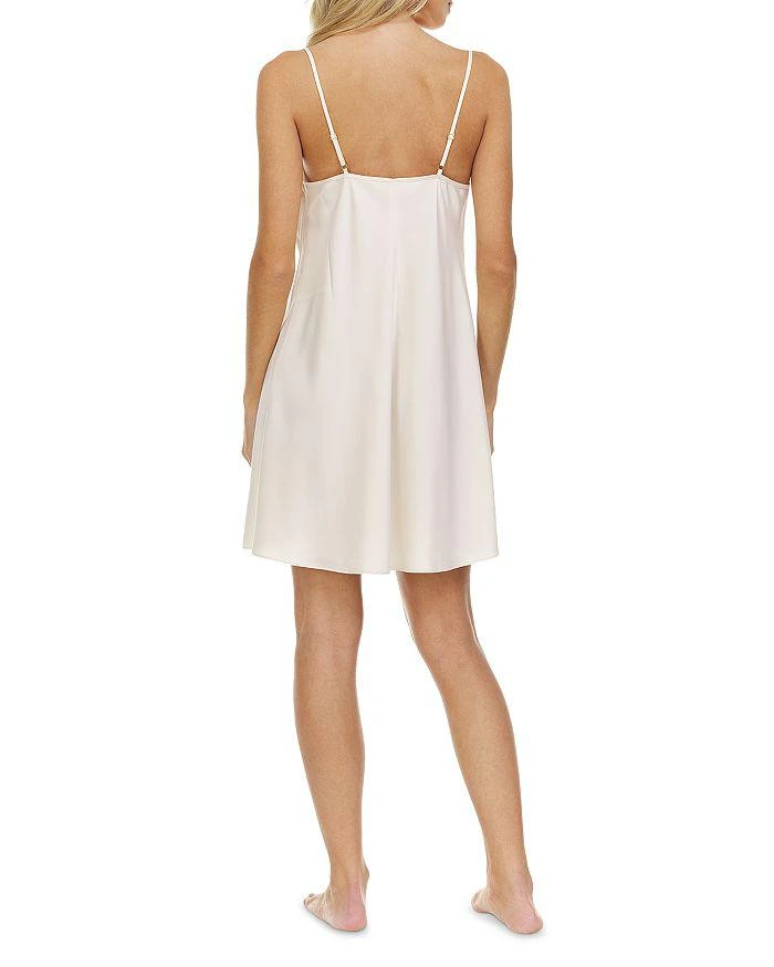 商品Flora Nikrooz|Desirae Charmeuse Chemise,价格¥282,第2张图片详细描述