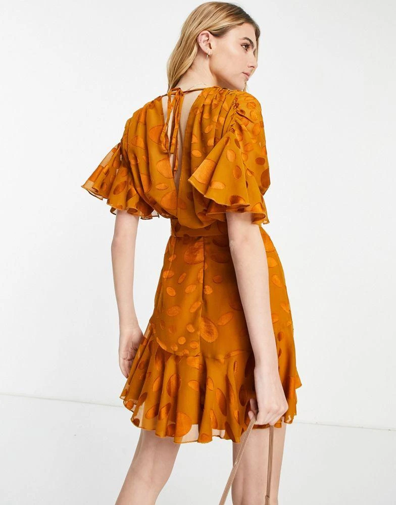 商品ASOS|ASOS DESIGN mini dress with rouloux details and belt in rust warped spot,价格¥191,第2张图片详细描述