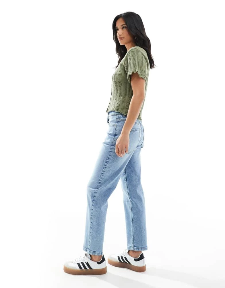商品ASOS|ASOS DESIGN Petite slim fit comfort mom jeans in mid blue,价格¥231,第2张图片详细描述