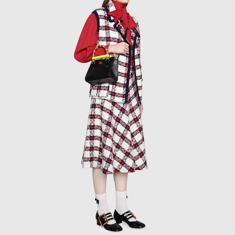 商品[国内直发] Gucci|古驰 Diana 竹节 戴安娜金标Logo情侣同款 皮革 托特包Tote包购物袋手提单肩斜挎包 迷你 男女同款 黑色,价格¥16073,第10张图片详细描述