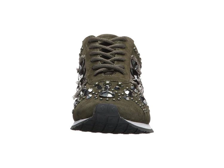 Scarlett Runner Sneaker 商品