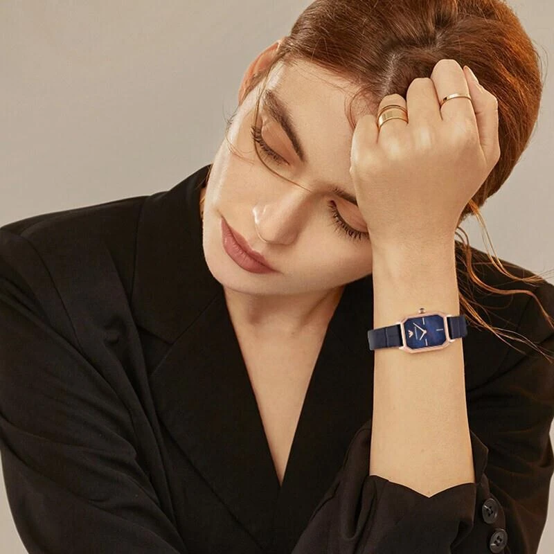 阿玛尼(Emporio Armani) 皮带方形休闲时尚石英女士腕表AR11426 商品
