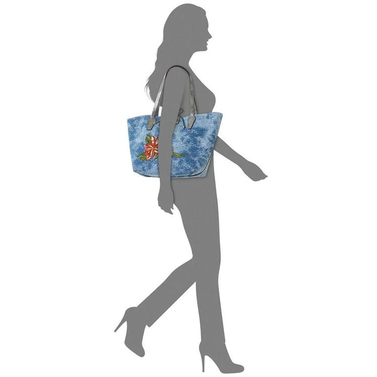 商品GUESS|Bobbi Signature Inside Out Extra-Large Reversible Tote,价格¥436,第4张图片详细描述