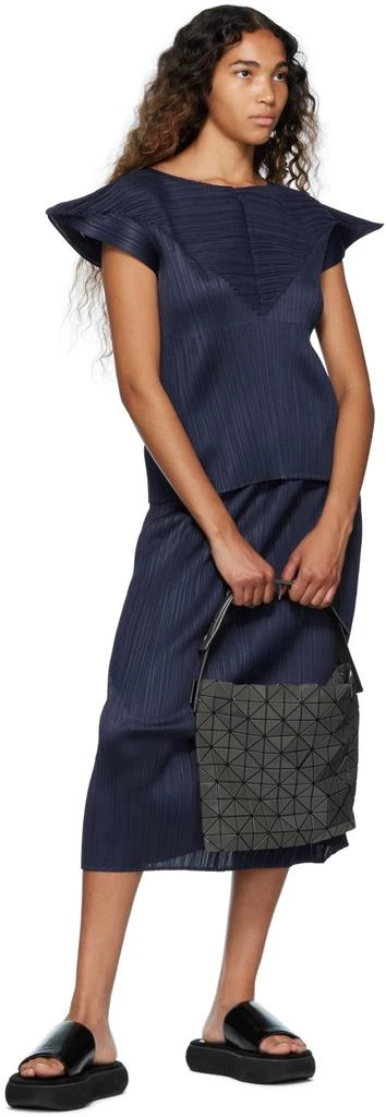 商品Issey Miyake|Gray Large Baguette Bag,价格¥4647,第4张图片详细描述