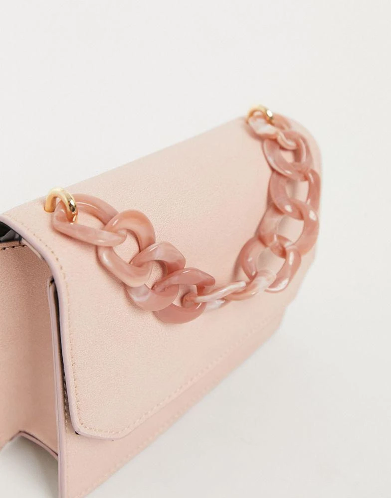 商品ASOS|ASOS DESIGN cross body bag with resin top handle chain and detachable strap in blush,价格¥120,第2张图片详细描述