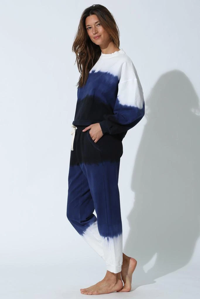 Betty Sweatshirt - Onyx/Navy/Cloud 商品