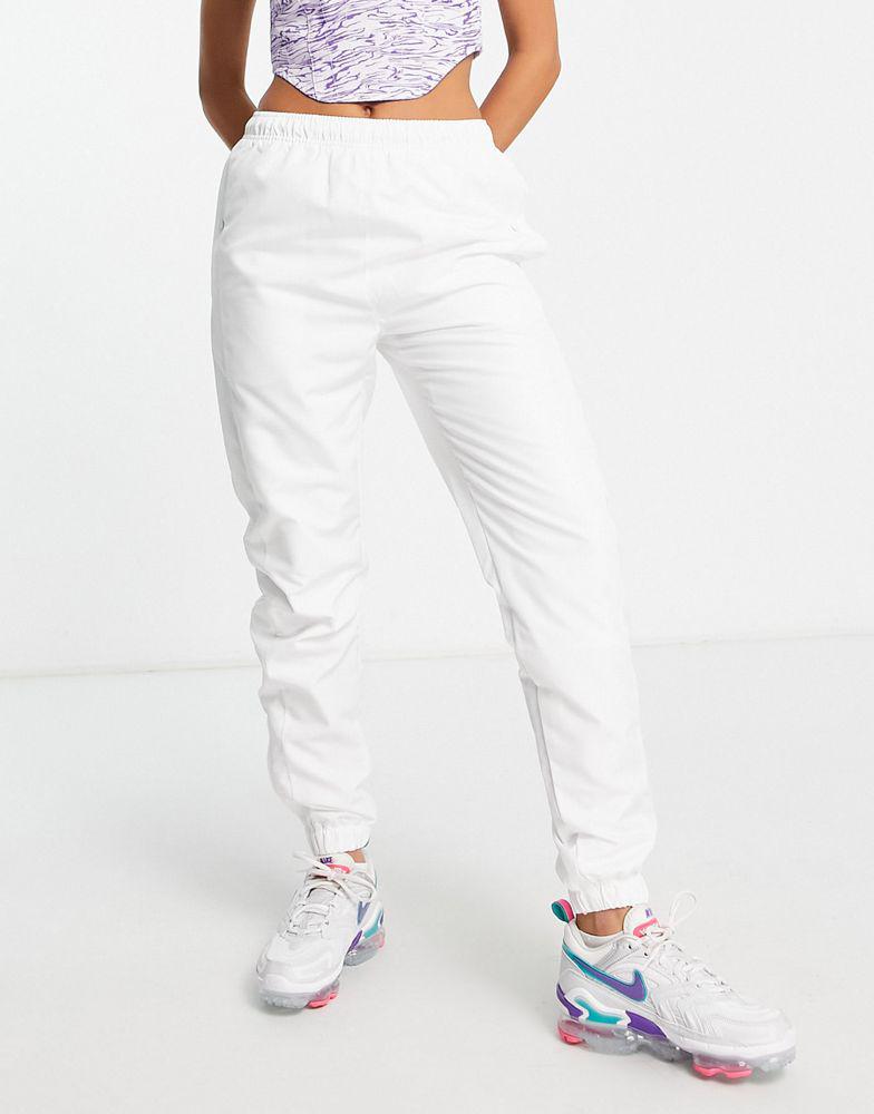 Lacoste slim fit jogger in white商品第1张图片规格展示