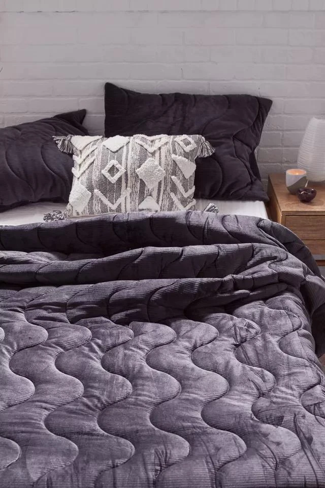 商品Urban Outfitters|Rita Wavy Comforter,价格¥778,第1张图片