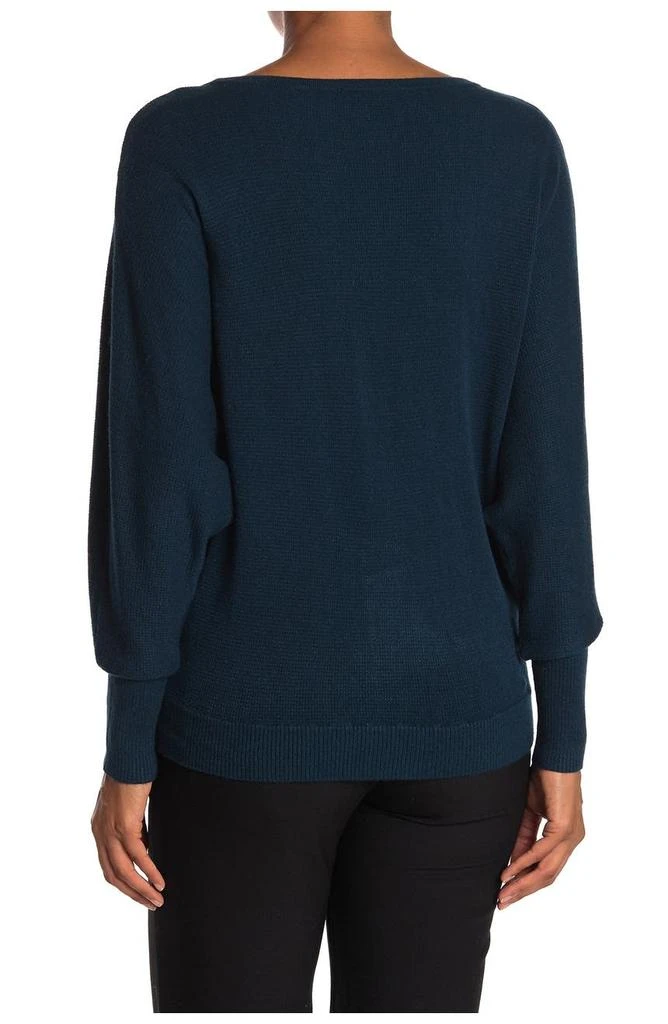 商品Tahari|Textured Boatneck Long Sleeve Top,价格¥142,第2张图片详细描述