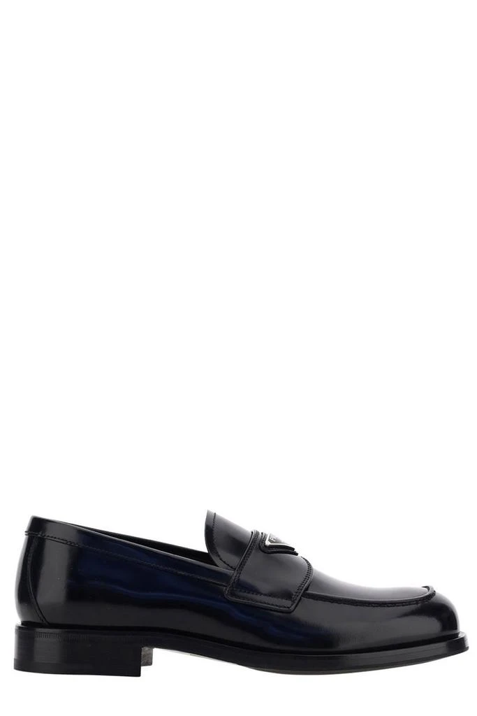 商品Prada|Prada Logo Plaque Slip-On Loafers,价格¥7823,第1张图片