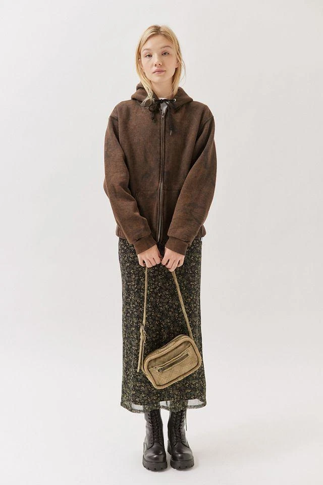 商品Urban Outfitters|Dakota Denim Crossbody Bag,价格¥225,第3张图片详细描述