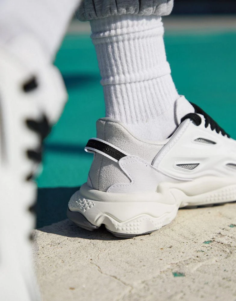 商品Adidas|adidas Originals Ozweego Celox trainers in white with contrast laces,价格¥875,第3张图片详细描述