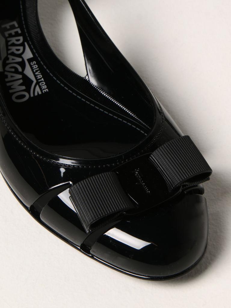 商品Salvatore Ferragamo|Salvatore Ferragamo Vara Jelly ballet flats,价格¥1941,第6张图片详细描述