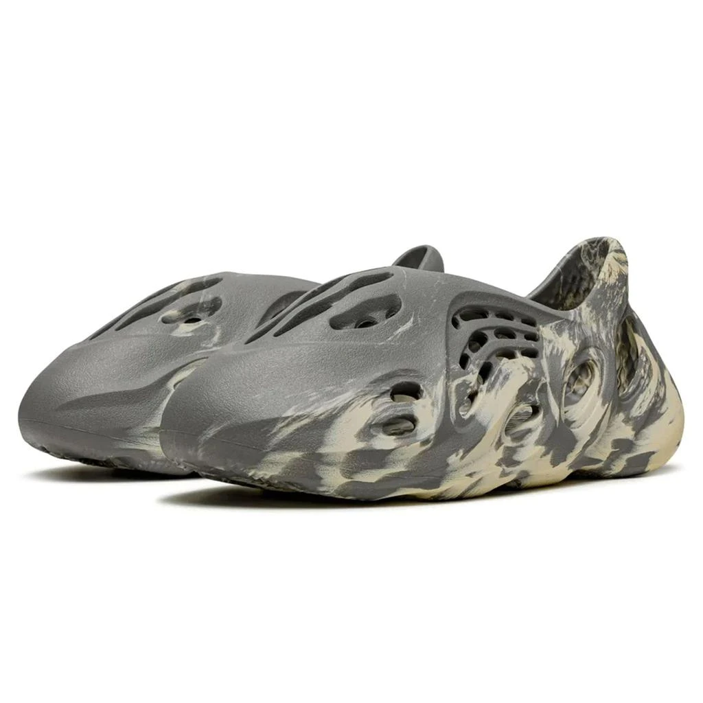 商品YEEZY|Adidas Yeezy Foam RNNR MXT Moon Grey,价格¥3890,第3张图片详细描述