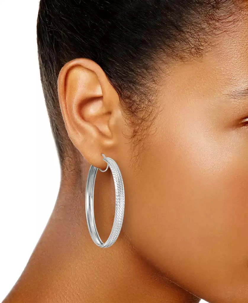 商品Macy's|Textured Medium Hoop Earrings in 14k White Gold-Plated Sterling Silver,价格¥417,第2张图片详细描述