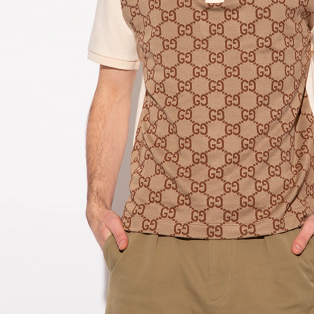商品[国内直发] Gucci|古驰 Aria系列 老花拼接金扣短袖Polo衫 男款 卡其色,价格¥5448,第7张图片详细描述
