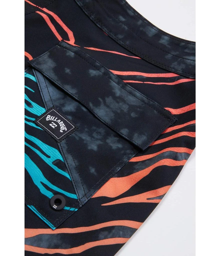 商品Billabong|Sundays Pro Swim Shorts (Big Kids),价格¥256,第2张图片详细描述