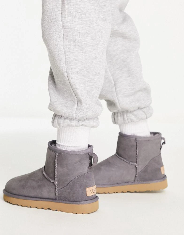 商品UGG|UGG Classic Mini II boots in dark grey,价格¥1046,第2张图片详细描述