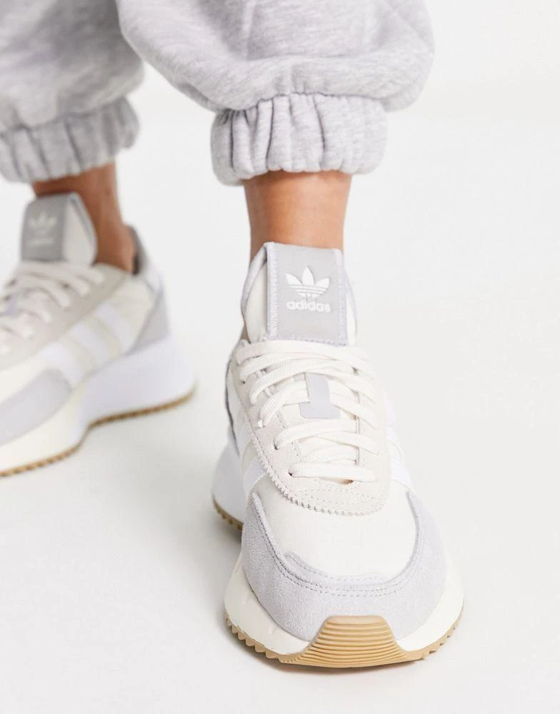 商品Adidas|adidas Originals Retropy F2 trainers in off white with grey and lilac details,价格¥682,第2张图片详细描述