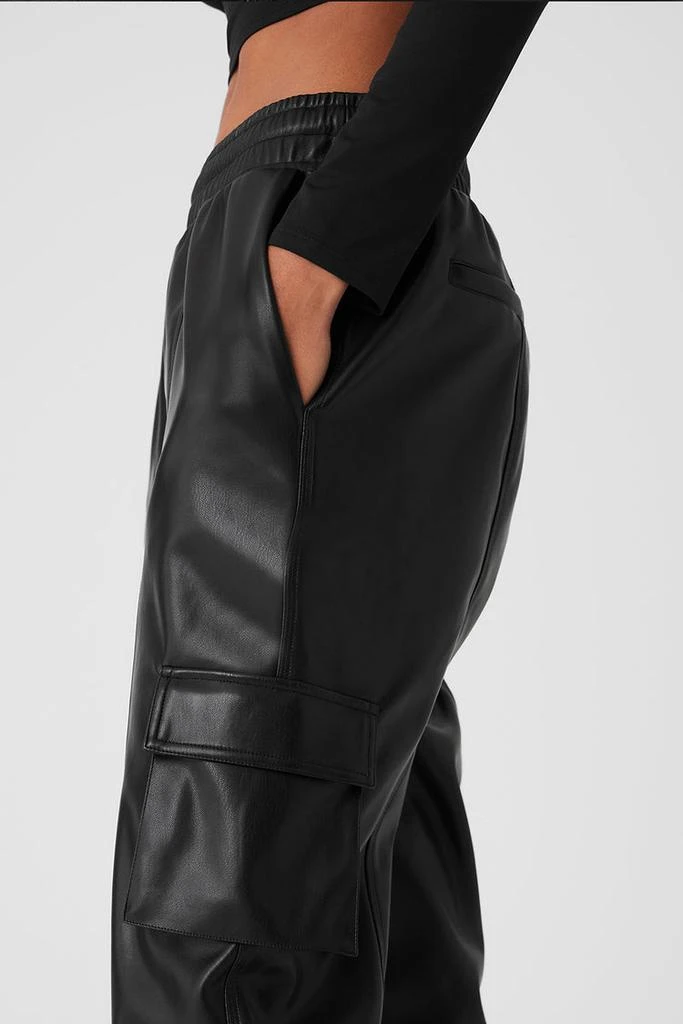 商品Alo|Faux Leather Power Hour Jogger - Toasted Almond,价格¥1021,第4张图片详细描述